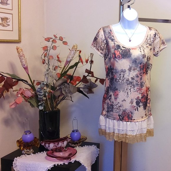 NWT Women’s Chic Beautiful Floral Printed Short Sleeve Scoop Neck Blouse Top - Picture 1 of 5